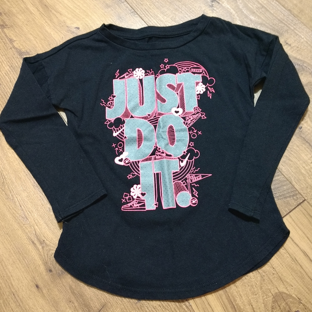 Girls Nike shirt